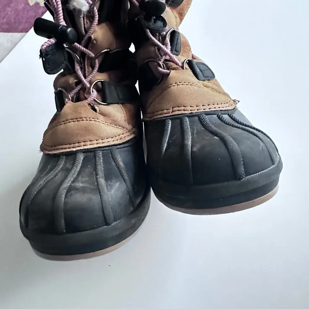 Cat & Jack Tan Duck Boots Size 1 - Sherpa Lined
